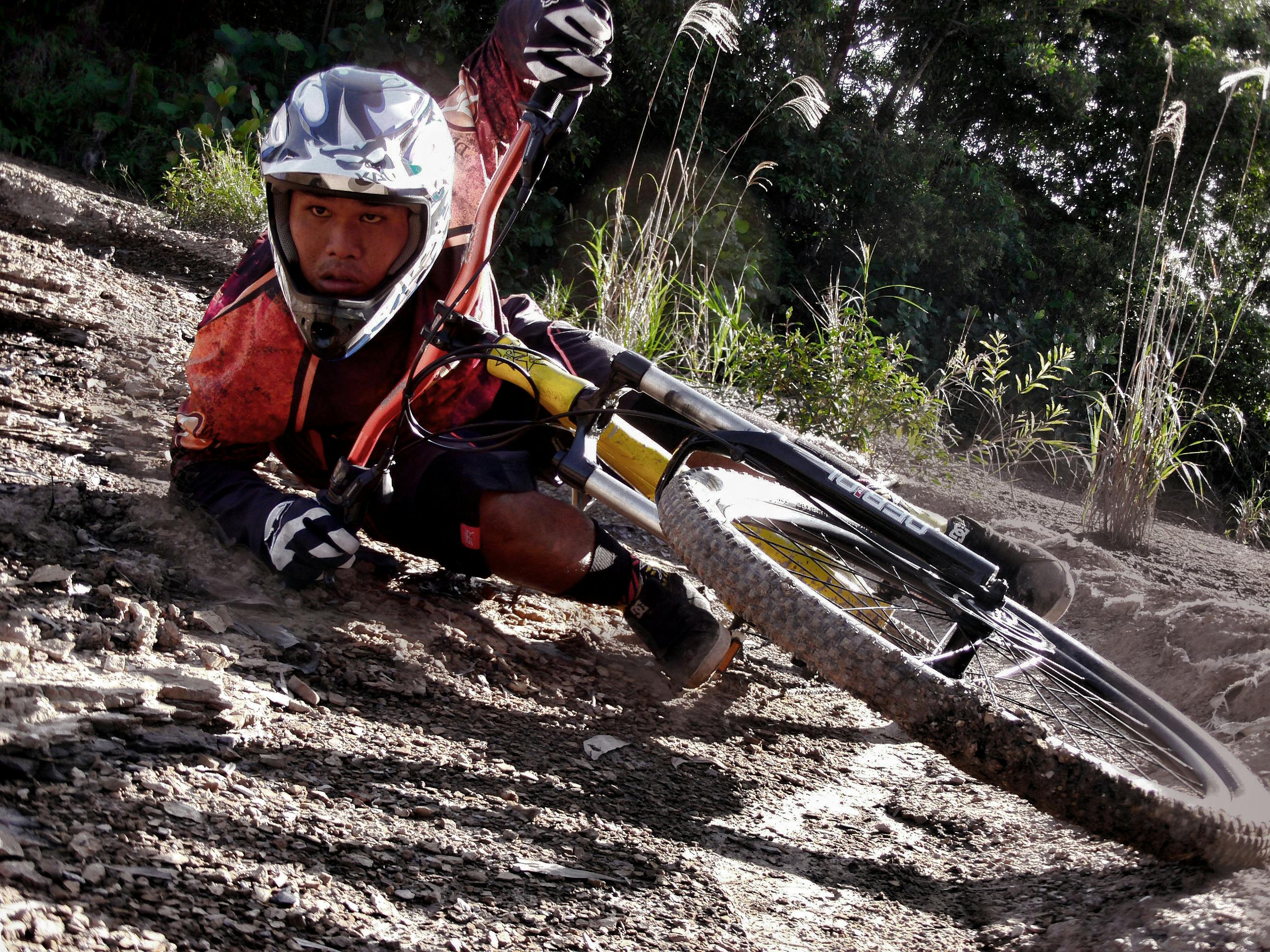 Person on Yellow Mountain Bike Free Stock Photo