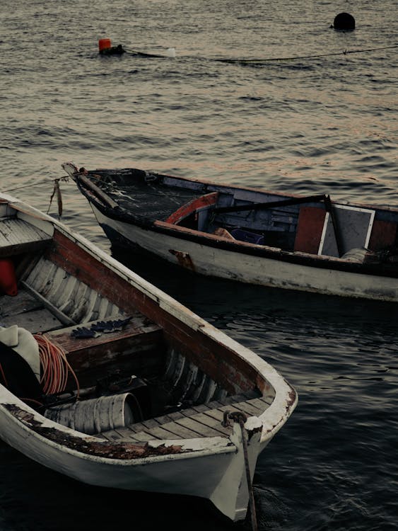 perahu kayu nelayan