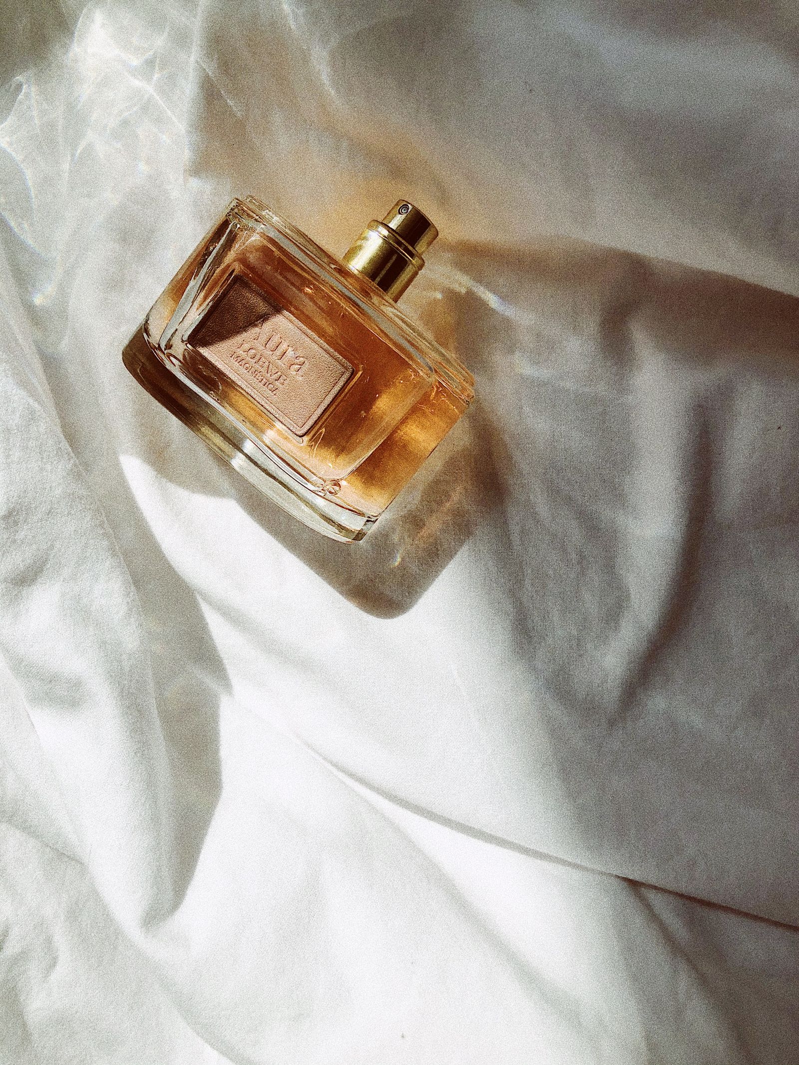 Why perfume differs on fabric and skin
