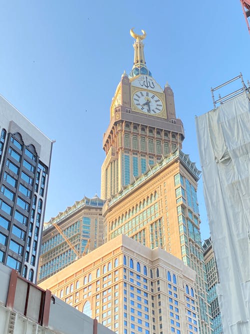 Free Clock Tower in City Stock Photo