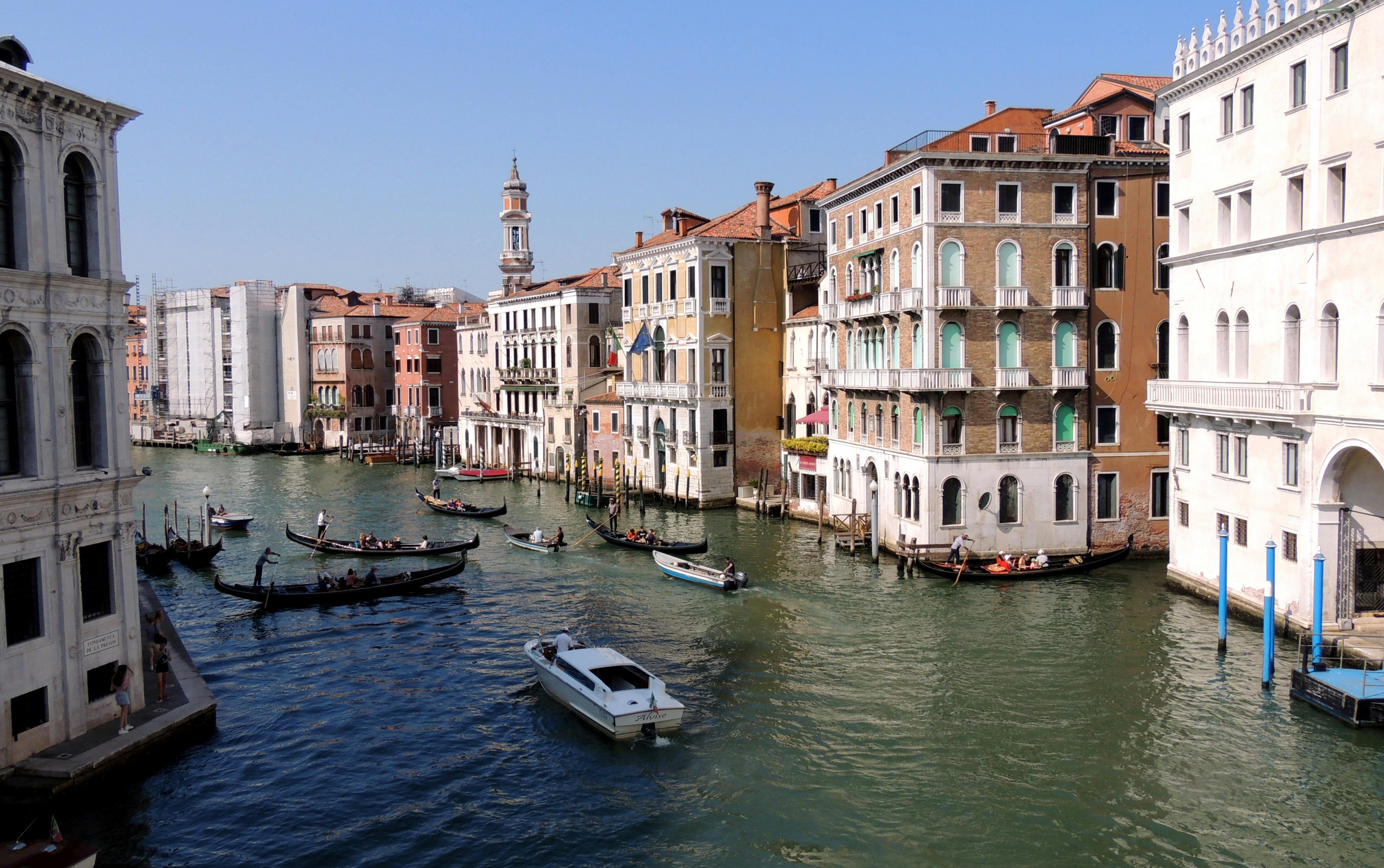 People On A Gondola · Free Stock Photo