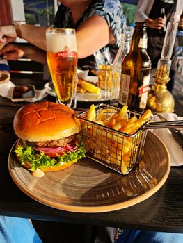 Lägre restaurangpriser 2024 - så påverkas ditt uteätande