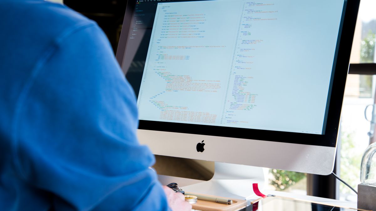 Intelligence artificielle au bureau comment sadapter concrètement