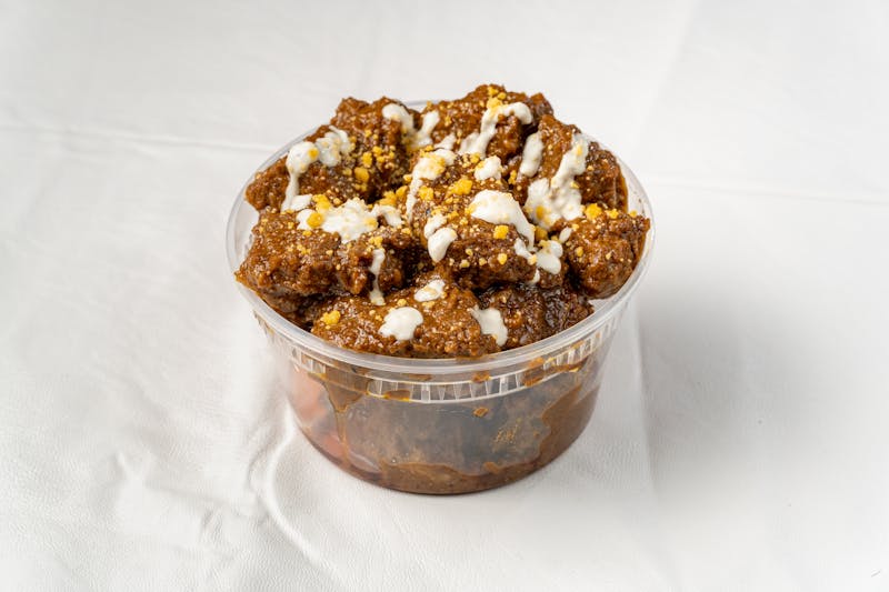 Crispy Korean yangnyeom chicken with sauce