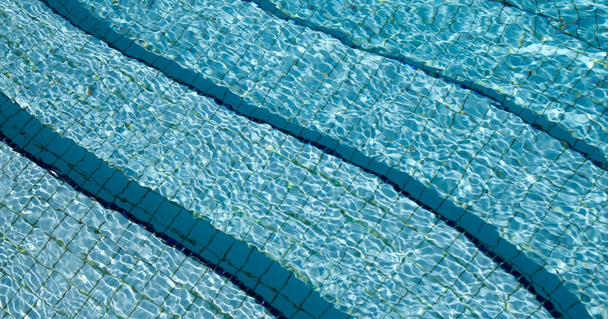 Piscine verte : comment retrouver une eau limpide
