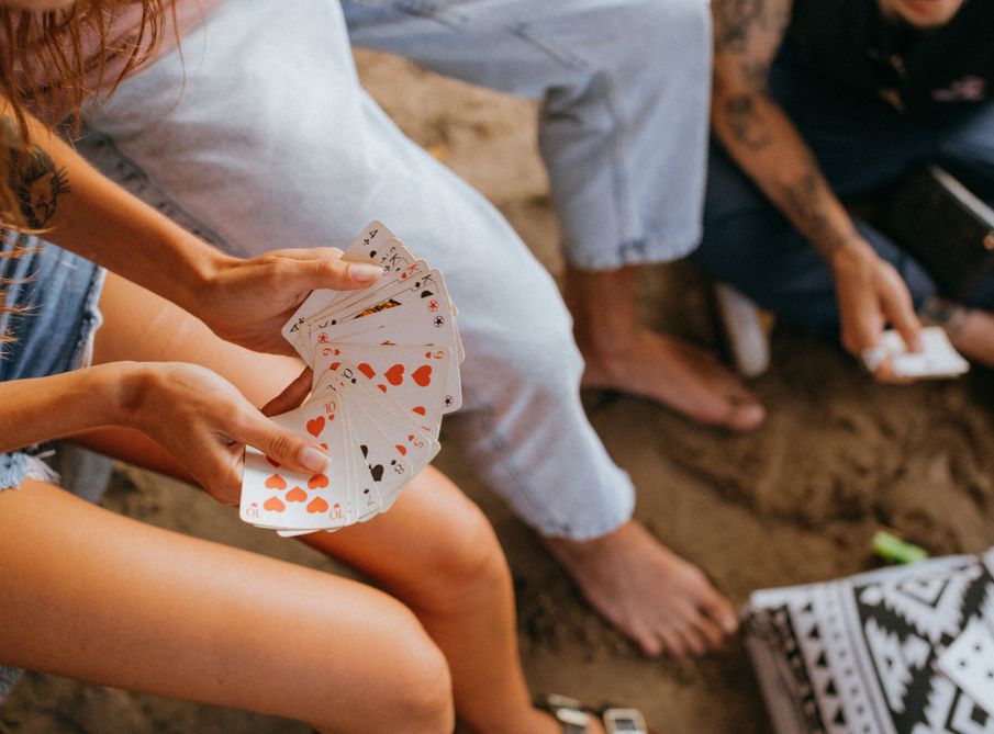 Online Casino: Spielautomaten und Live-Spiele im Überblick