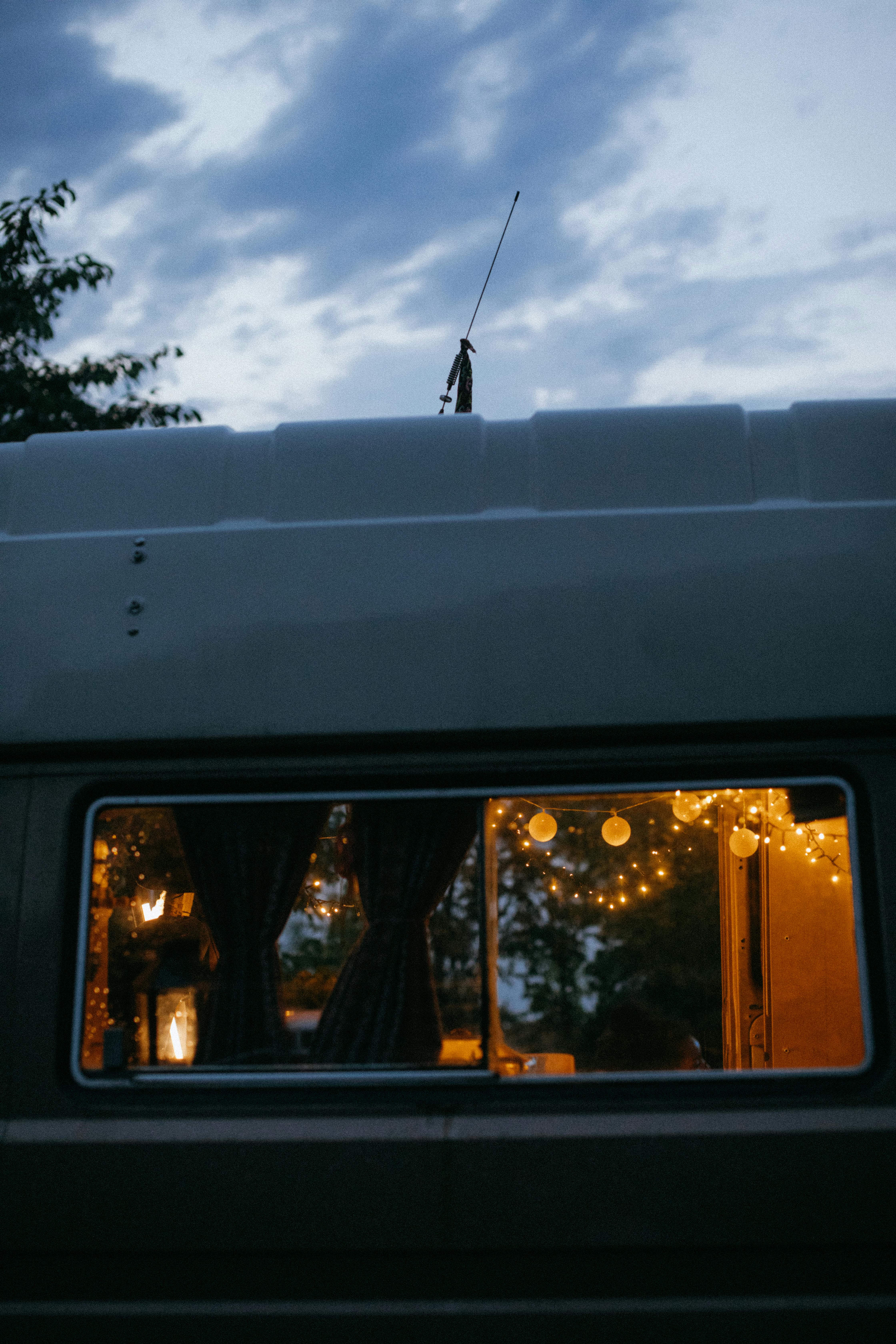 white van with orange light