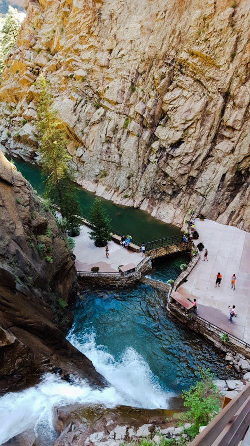 Бесплатное стоковое фото с вода, водопады, гора