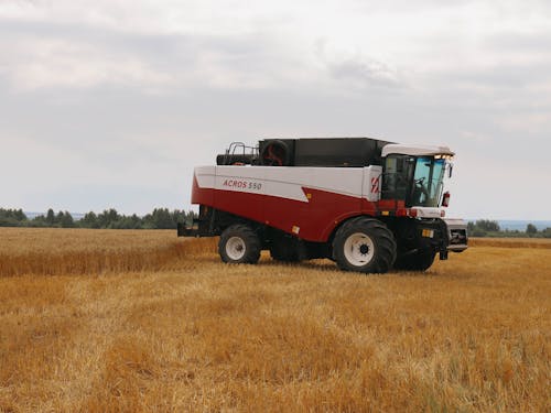 Photos gratuites de clairière, équipement lourd, exploitation agricole