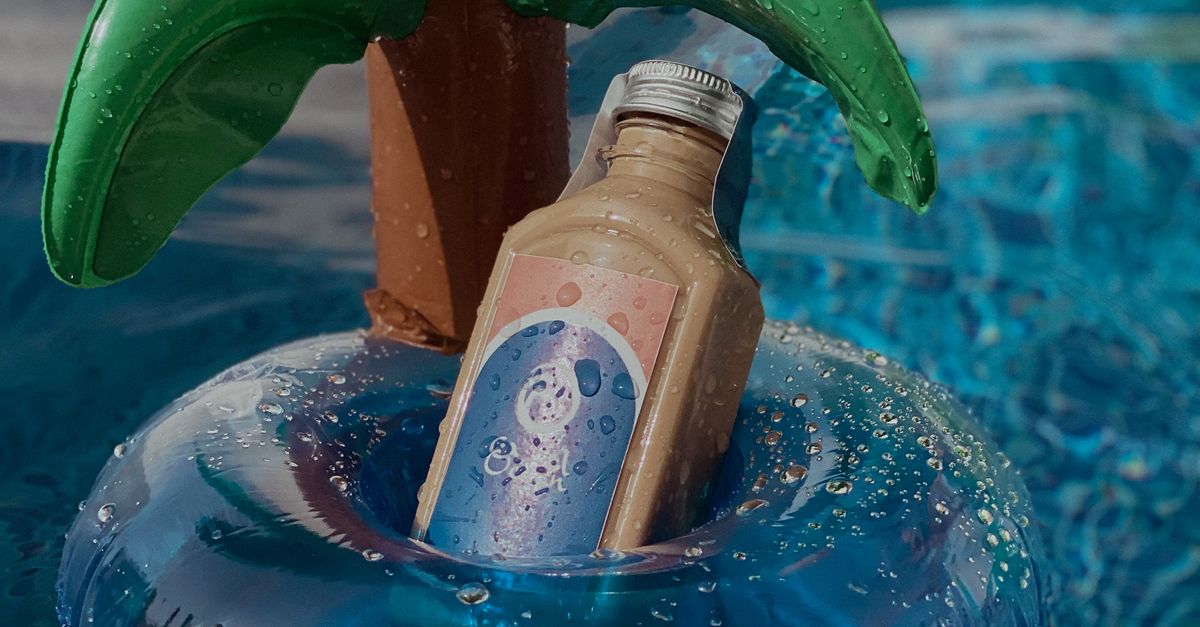 Floater Using Bottles A Plastic Bottle on a Floater · Free Stock Photo