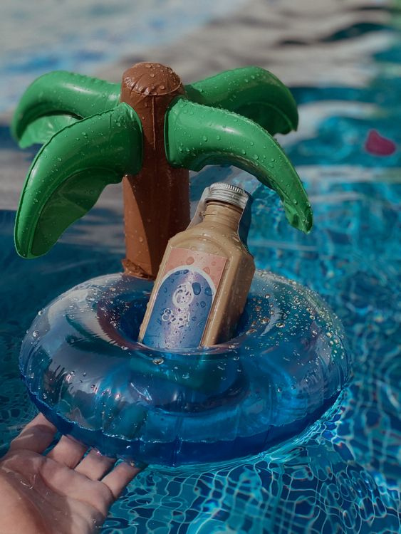Floater Using Bottles A Plastic Bottle on a Floater · Free Stock Photo