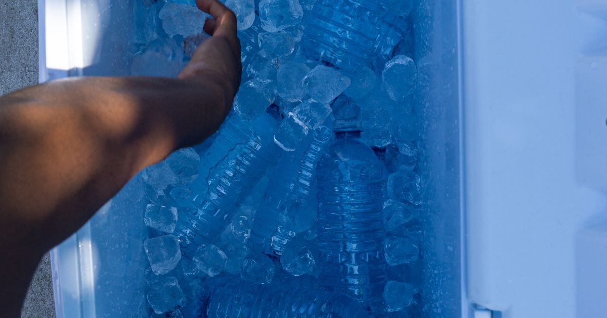 Office Water Cooler vs Bottled Water in the UAE: An Honest Comparison