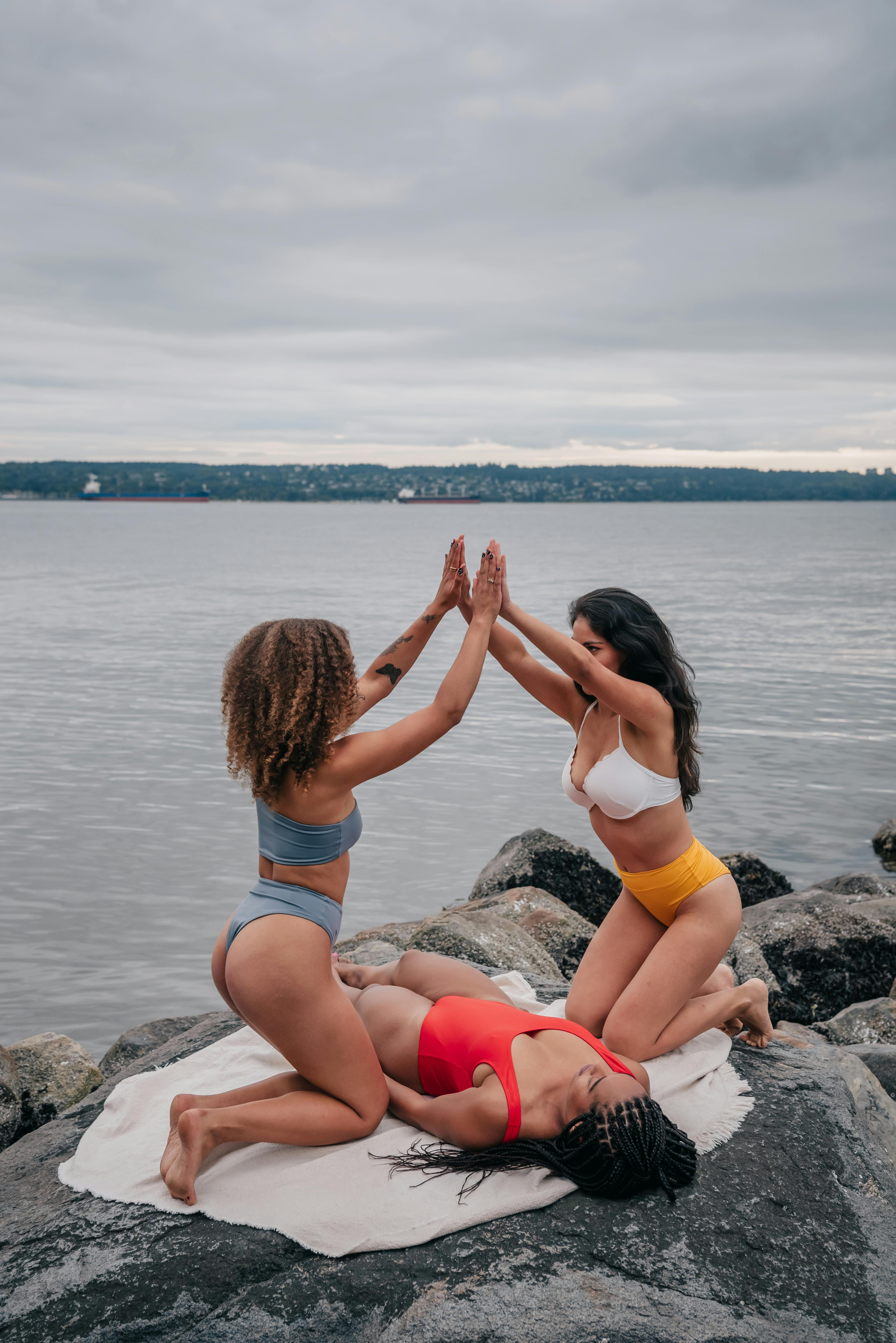 Аққұбалармен үйдегі порно