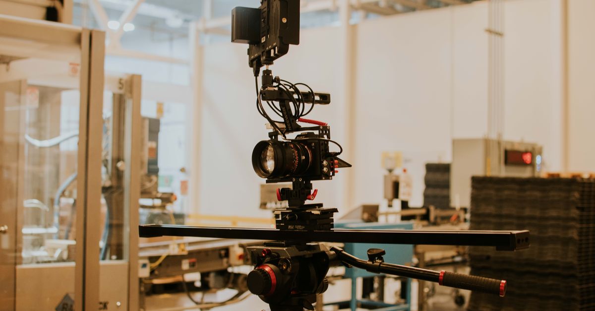 Video Camera Rig on the Slider Tripod · Free Stock Photo
