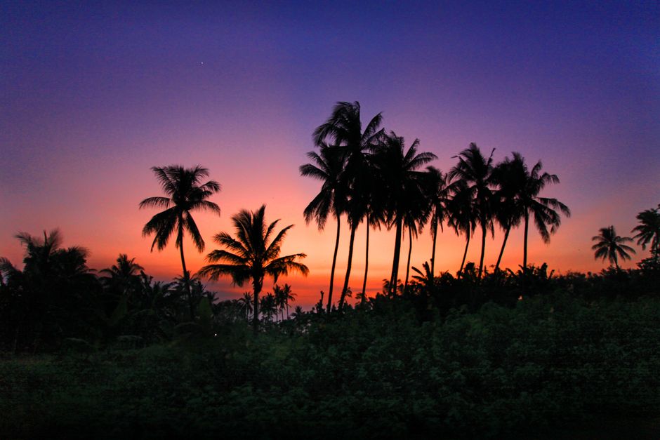 Senja di Balik Cermin Kos