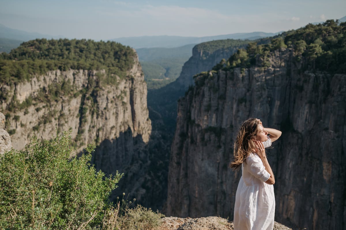 Illustration style car lift bay