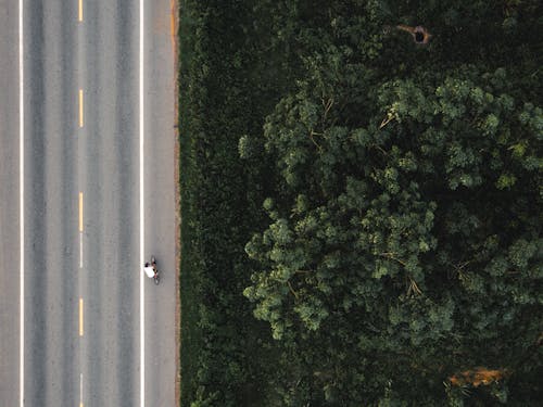 Fotobanka s bezplatnými fotkami na tému asfalt, bicyklovanie, cesta