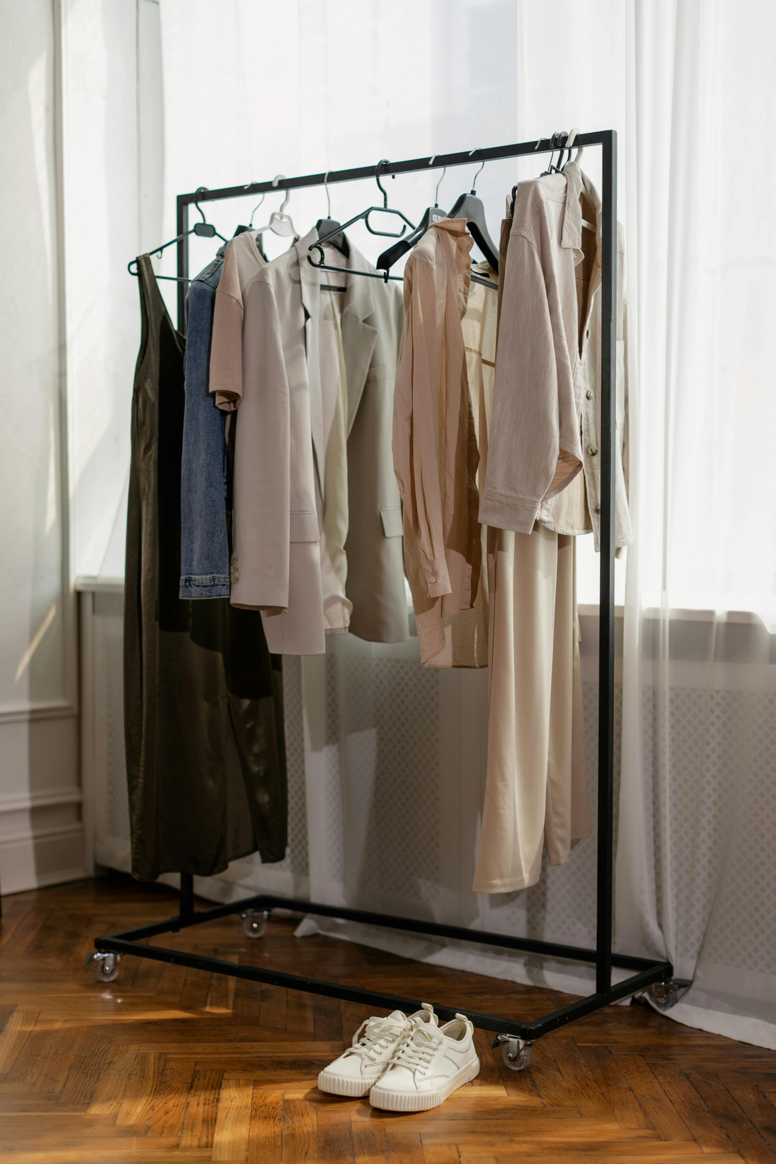 How to Choose the Perfect Clothes Rack for Small Spaces