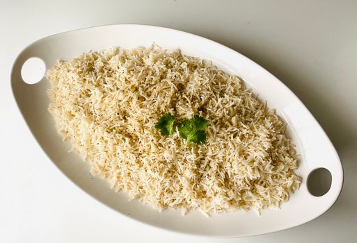 Côtes de mouton grillées avec quinoa au citron et aux herbes