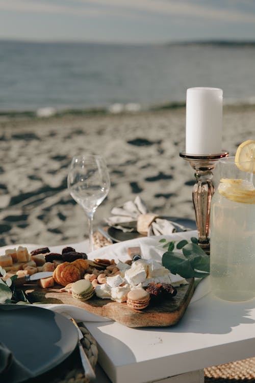 Free A Dessert Table on the Beach Stock Photo