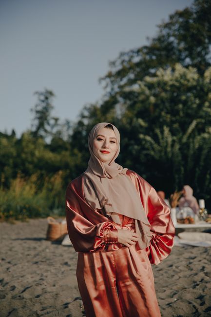 3. Hijab yang Nyaman dan Praktis untuk ke Pantai 3. Hijab yang Nyaman dan Praktis untuk ke Pantai