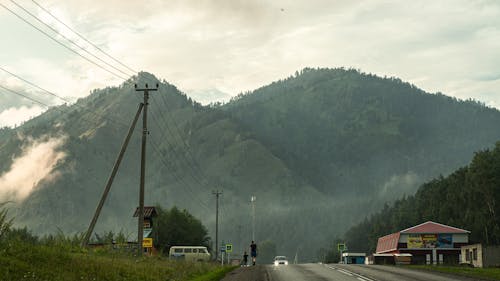 araba, arazi, dağlar içeren Ücretsiz stok fotoğraf