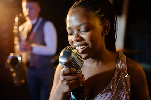 Бесплатное стоковое фото с афро-американка, выступление, джаз