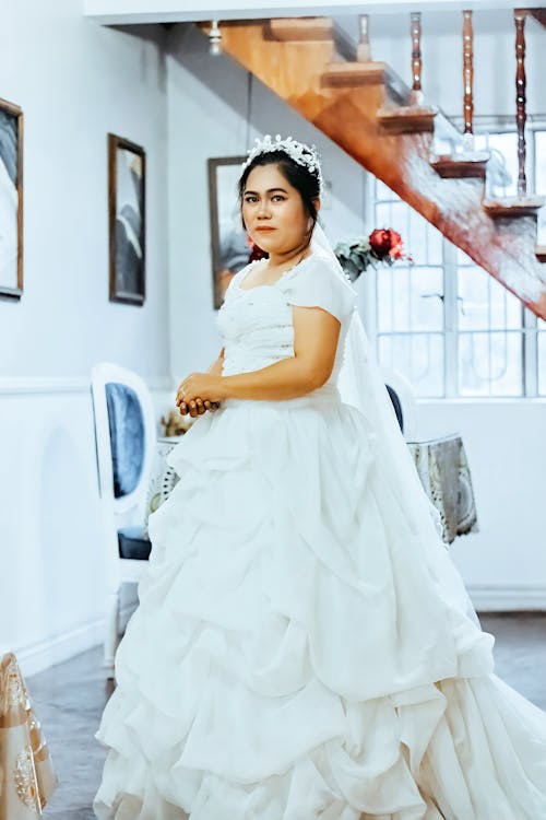 abiye elbise, Aşk, Asyalı kadın içeren Ücretsiz stok fotoğraf
