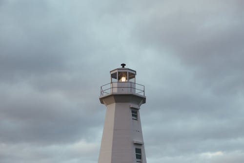 Gratis lagerfoto af bygning, fyrtårn, skyer