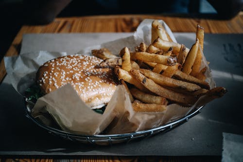 Darmowe zdjęcie z galerii z burger, frytki, hamburger