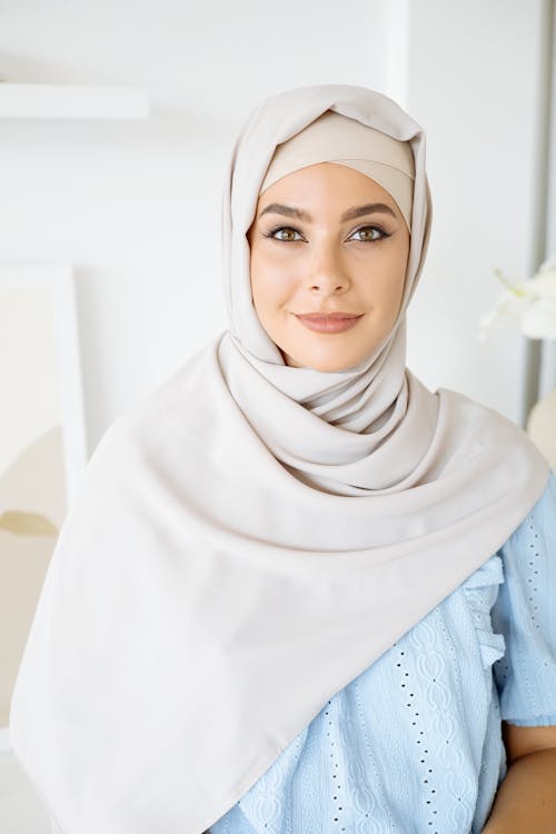 Free Photo of a Woman Wearing Hijab Stock Photo