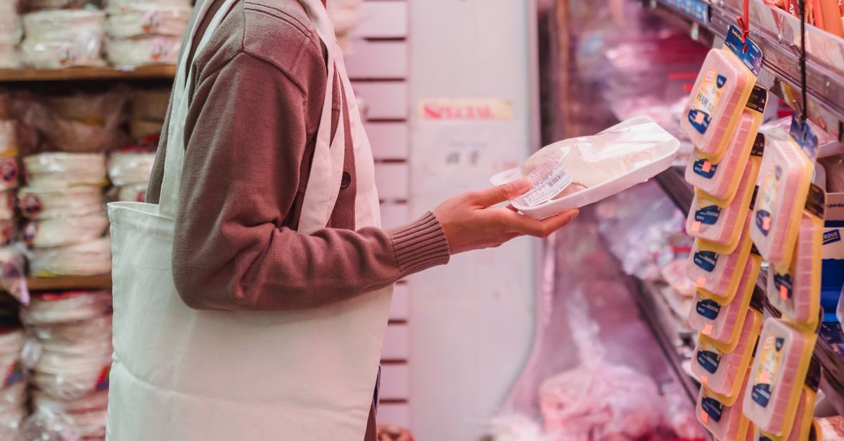Consumer Using Something Consumer Looking at a Product · Free Stock Photo