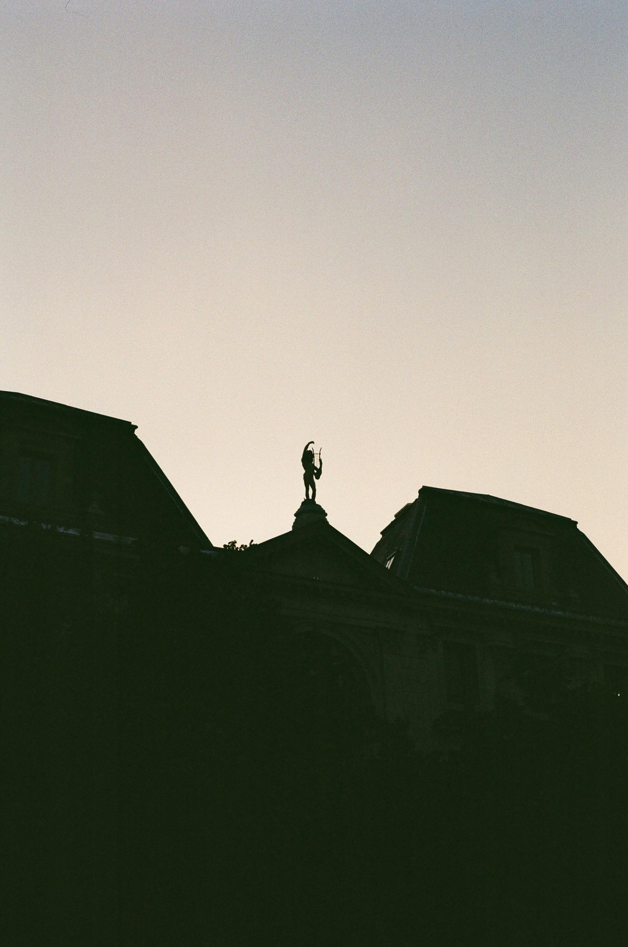 Korsett Kleid: Entdecke Die Magie Der Figurbetonten Mode 3 Wie du mit einem Korsett Kleid deine Silhouette zauberhaft in Szene setzt