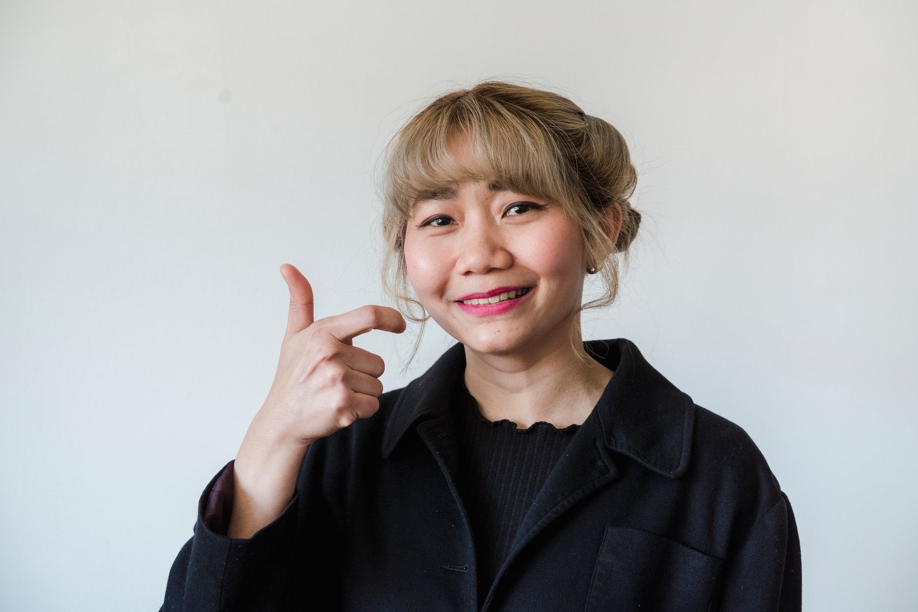 Giao tiếp phi ngôn ngữ là yếu tố then chốt tạo nên ấn tượng chuyên nghiệp.