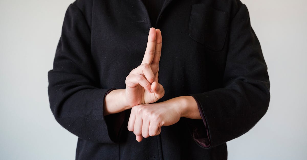 How to say hi in sign language BSL