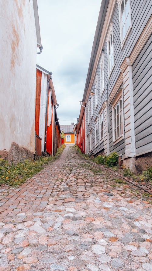 Ilmainen kuvapankkikuva tunnisteilla alleyway, asfaltoitu polku, kapea