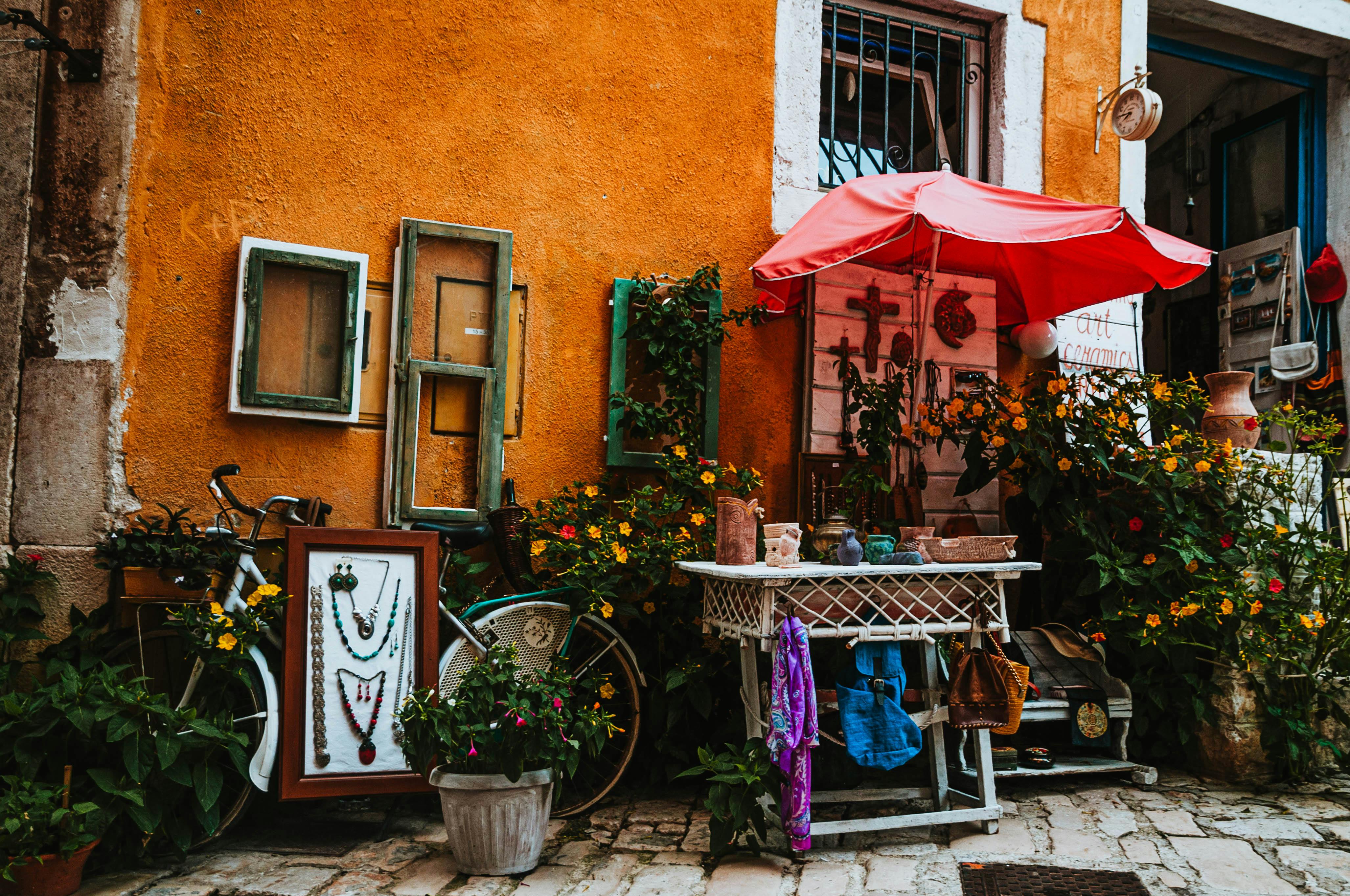 Shop TODAY's Travel Awards Have Landed! All the Best Gear, Clothing, Accessories and More, From $12 — Photo by Helena Jankovi