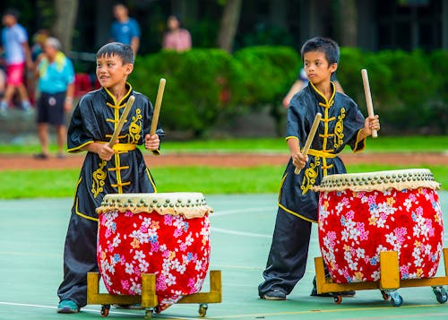 Fotobanka s bezplatnými fotkami na tému ázijských chlapcov, bubny, festival