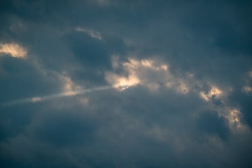 Free White Clouds and Blue Sky Stock Photo