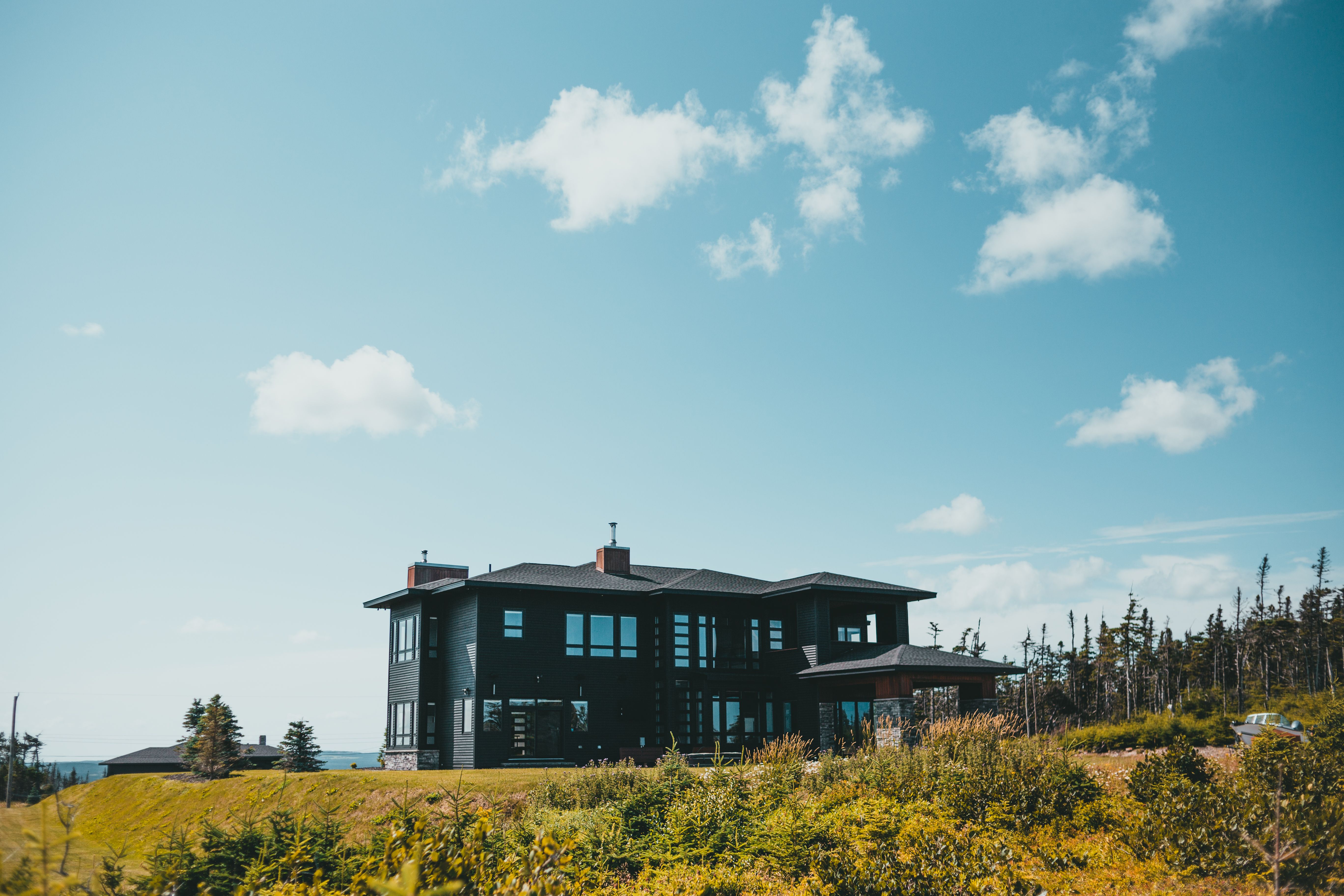 How off-market deals and investor demand are reshaping residential real estate — Photo by Erik Mclean on Pexels
