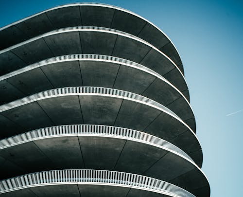 Gratis stockfoto met architectuur, betonnen constructie, buitenkant van het gebouw