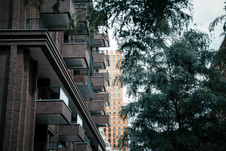 Kúpa bytu na papieri: Podrobný sprievodca preverovaním developera a projektu