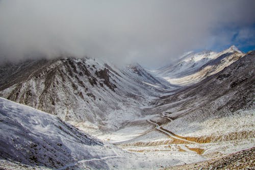 Szenische Fotografie Von Schneebedeckten Bergen