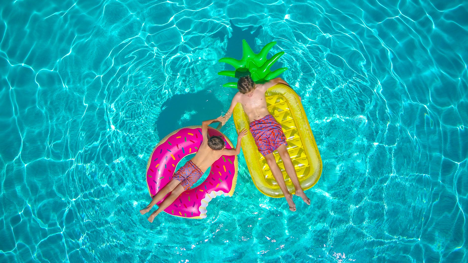 Piscine intérieure du Bassin du Manoir