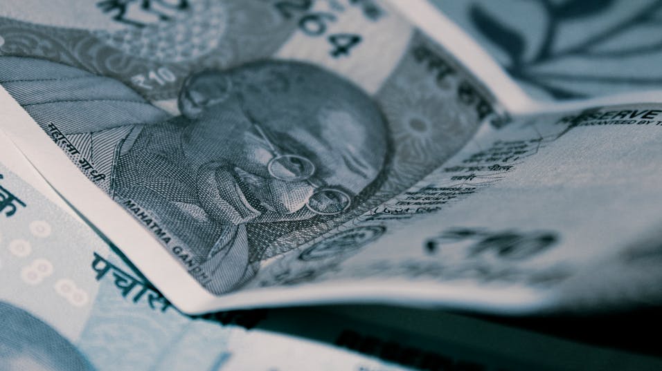 is-canadian-money-the-same-as-us-dollars-how-they-compare
