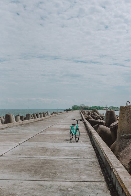 Foto stok gratis air, awan putih, beton