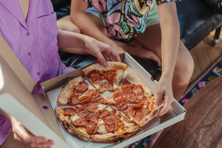 Pepperoni Pizza In A Box 