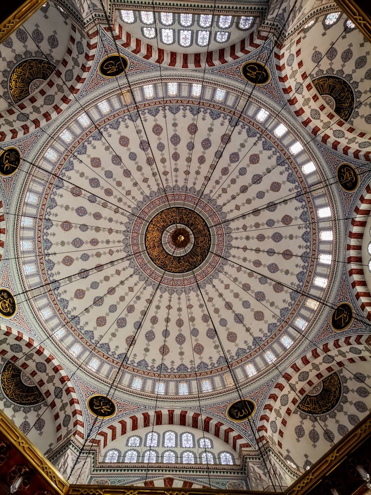 Intricate Design On A Ceiling