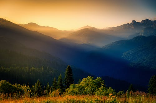 Kostenloses Stock Foto zu berge, früher sonnenaufgang, goldene stunde