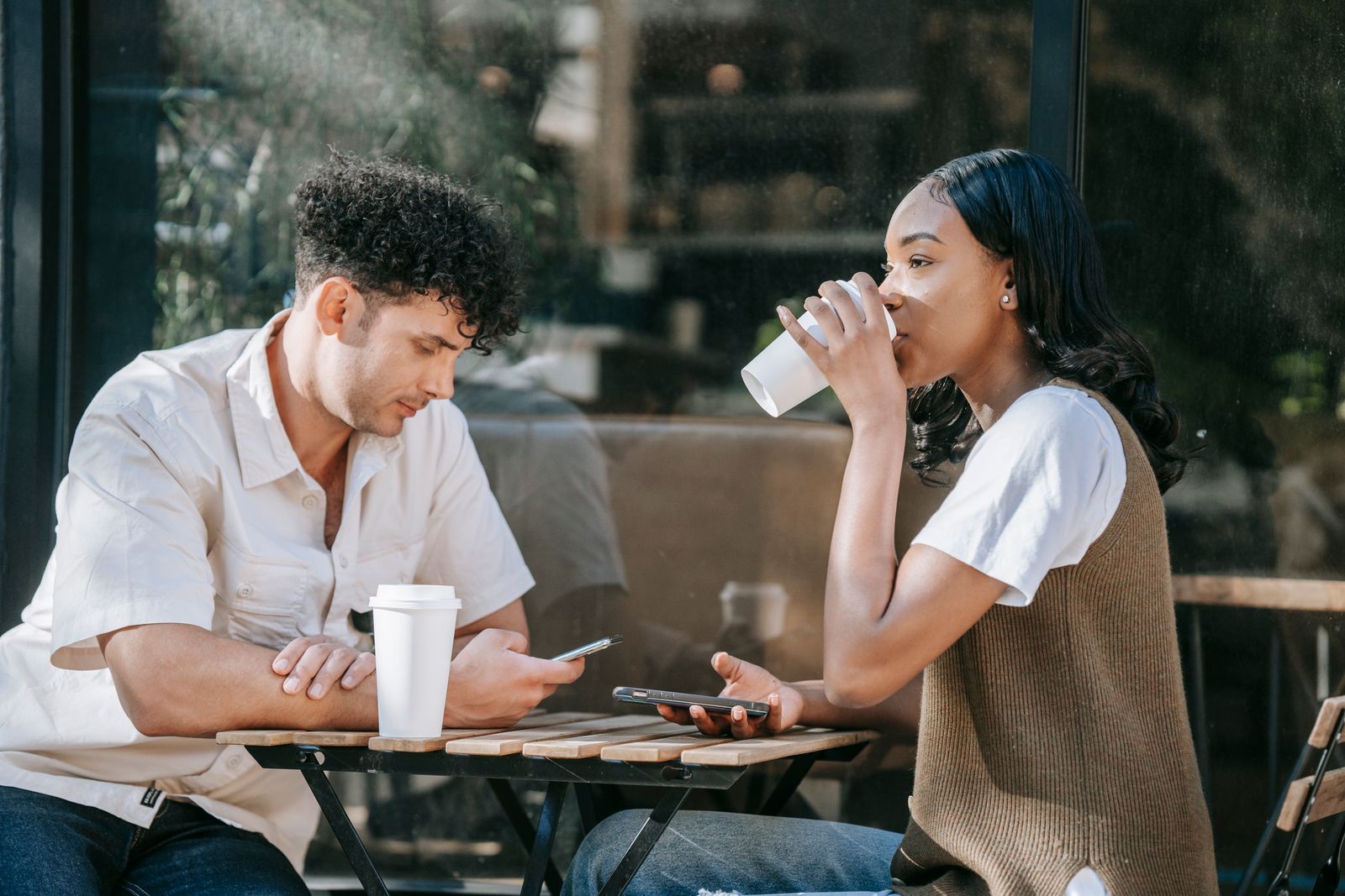 Slow Dating: How to Build a Real Connection in 2026